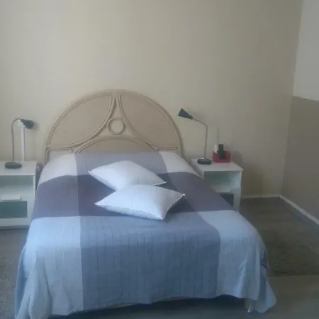 Chez Veronika تورايْ